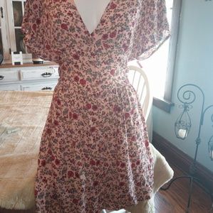 Floral vneck dress 2/30$